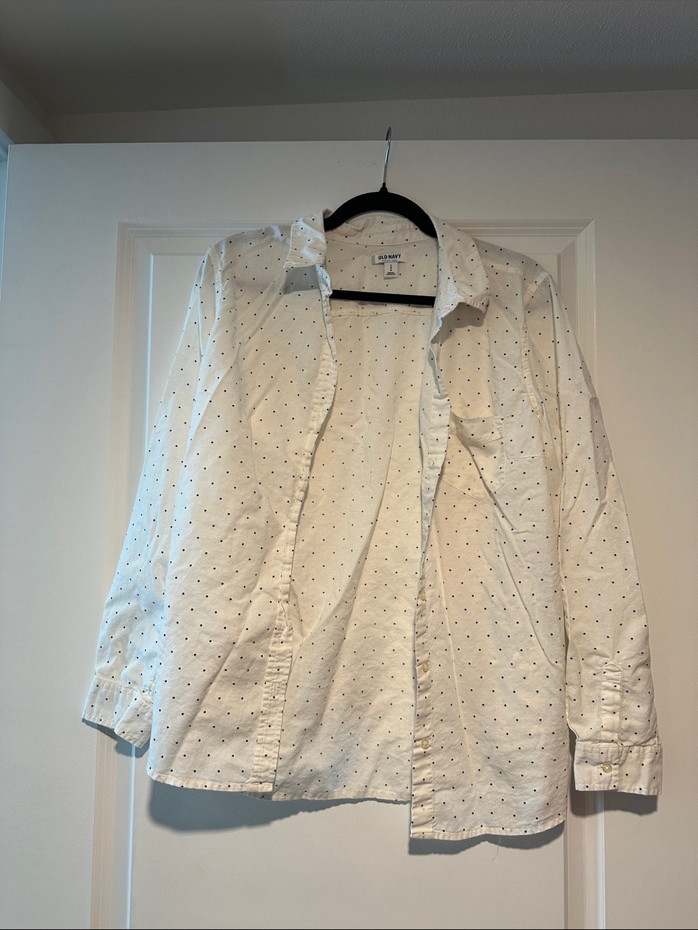 Old Navy White Button-Down Shirt with Small Black Dot Print